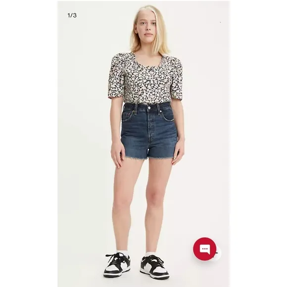 NWT Levi's Ribcage Frayed Denim Shorts in Noe Five