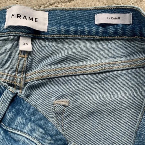 NWT New Frame Kerwin Le Cutoff Raw Hem Medium Wash Luxury Denim Shorts 30