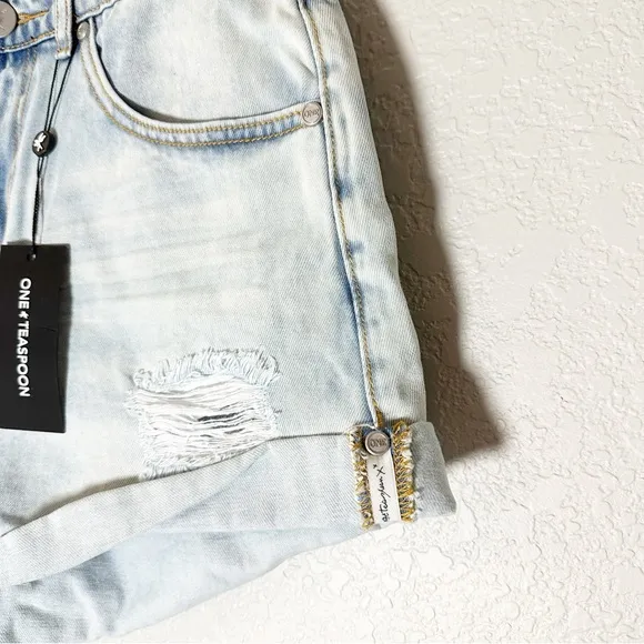 NWT ONE TEASPOON Bandits High Waist Denim Shorts Blue Tornado Size 32 Distresse