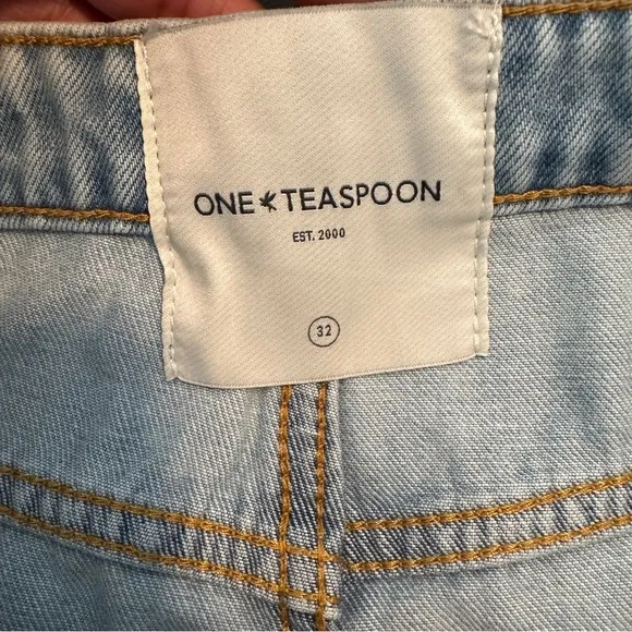 NWT ONE TEASPOON Bandits High Waist Denim Shorts Blue Tornado Size 32 Distresse