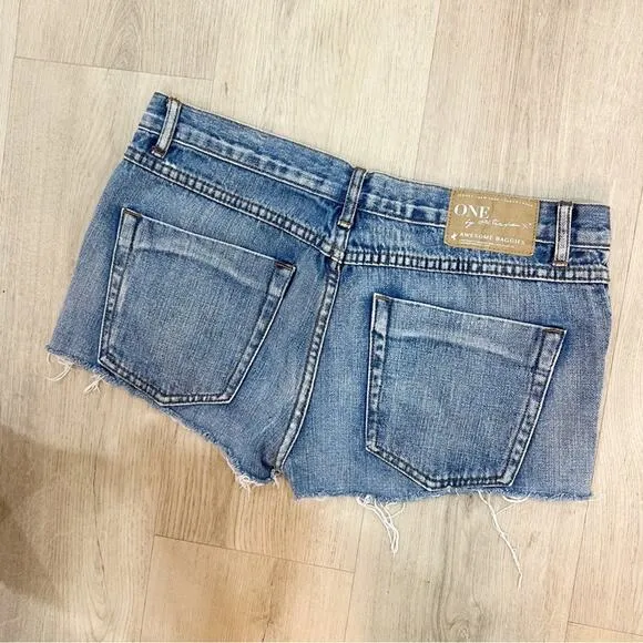 ONE TEASPOON Light Wash Cutoff Distressed Short Cotton Denim Shorts, 28