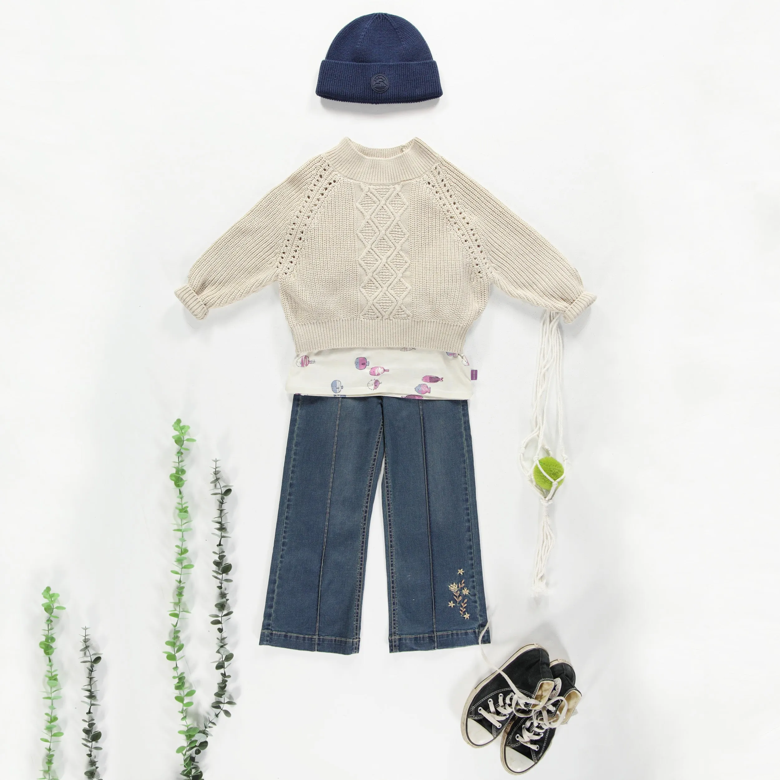 Pantalon coupe décontractée à jambes larges en denim foncé léger, enfant || Wide legs pants relaxed fit in lightweight dark denim, child