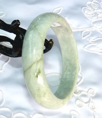 "Peaceful Spirit" Soft Yin Jadeite Jade Bangle Bracelet 59mm   Certificate (731)