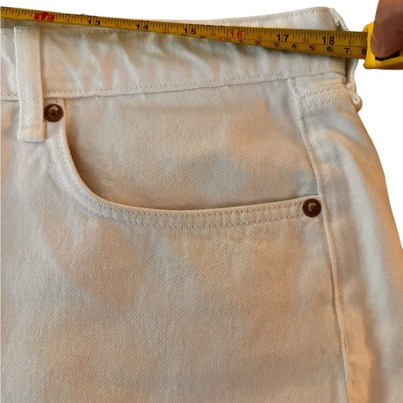 Rag &amp; Bone Dre Low-Rise White Denim Shorts, size 32