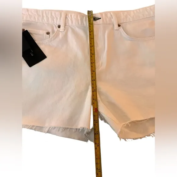 Rag &amp; Bone Dre Low-Rise White Denim Shorts, size 32