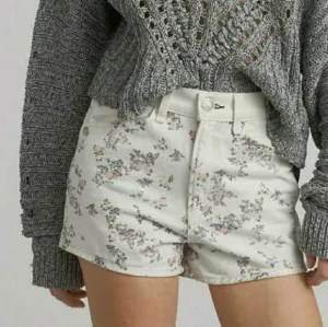 Rag &amp; Bone Micro Floral Ivory Denim Mid Rise Ellie Shorts Women's Size 30 NWT