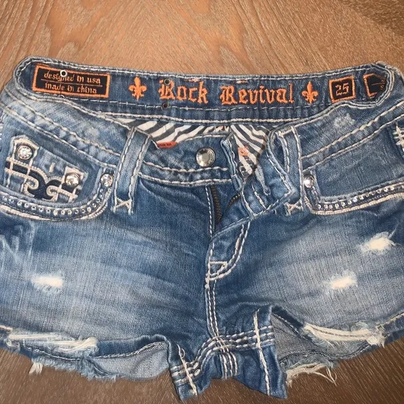 Rock Revival Womens Jean Shorts Size 25 Distressed Medium Wash Denim Studded