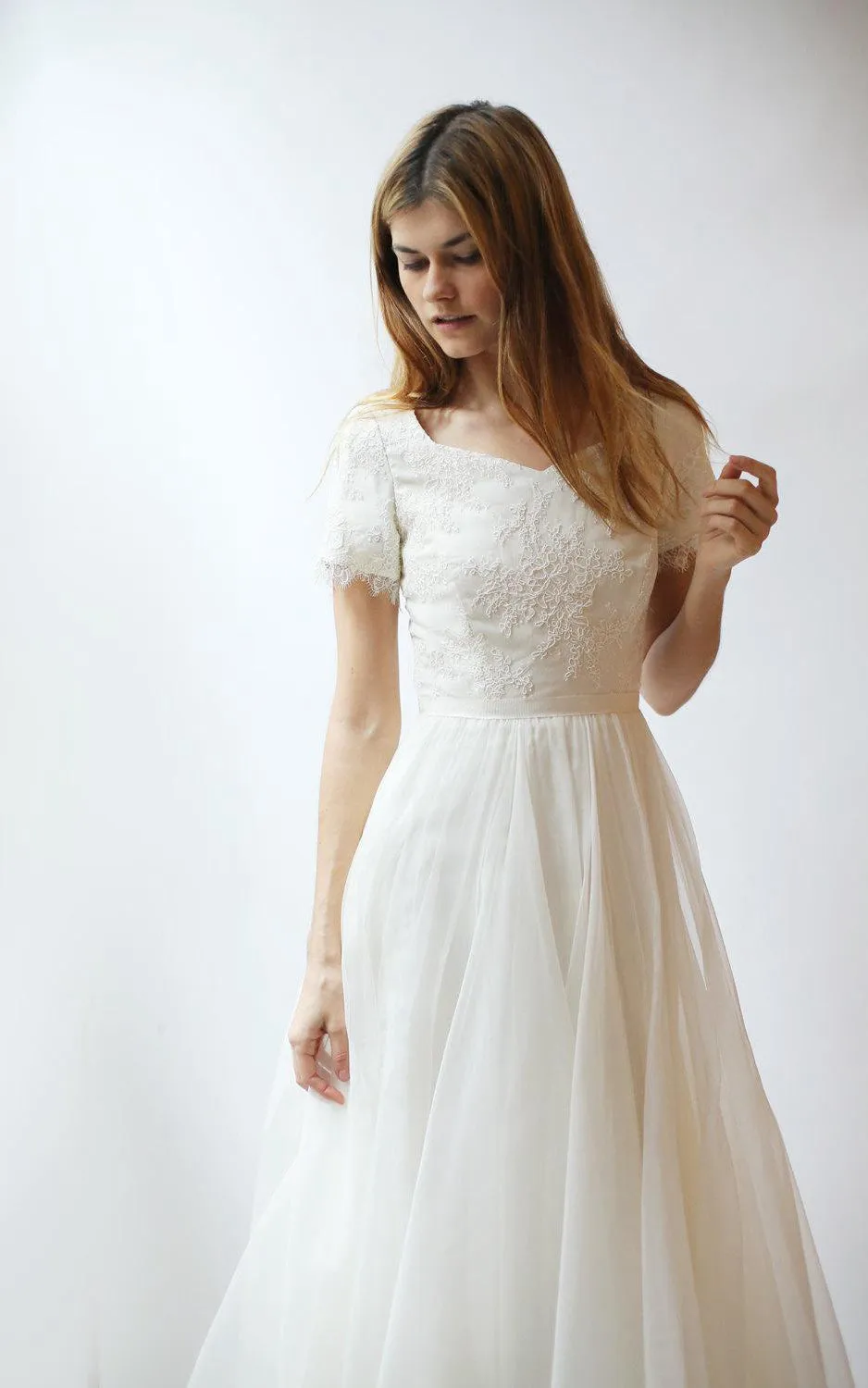 Short Sleeve V-Neck A-Line Lace and Tulle Dress With Pleats-ET_711267