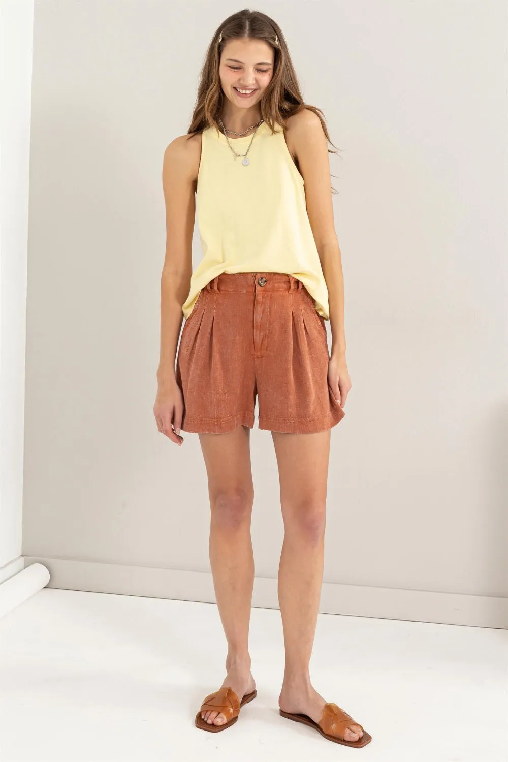 Size Medium High Waist Pleated Linen Shorts