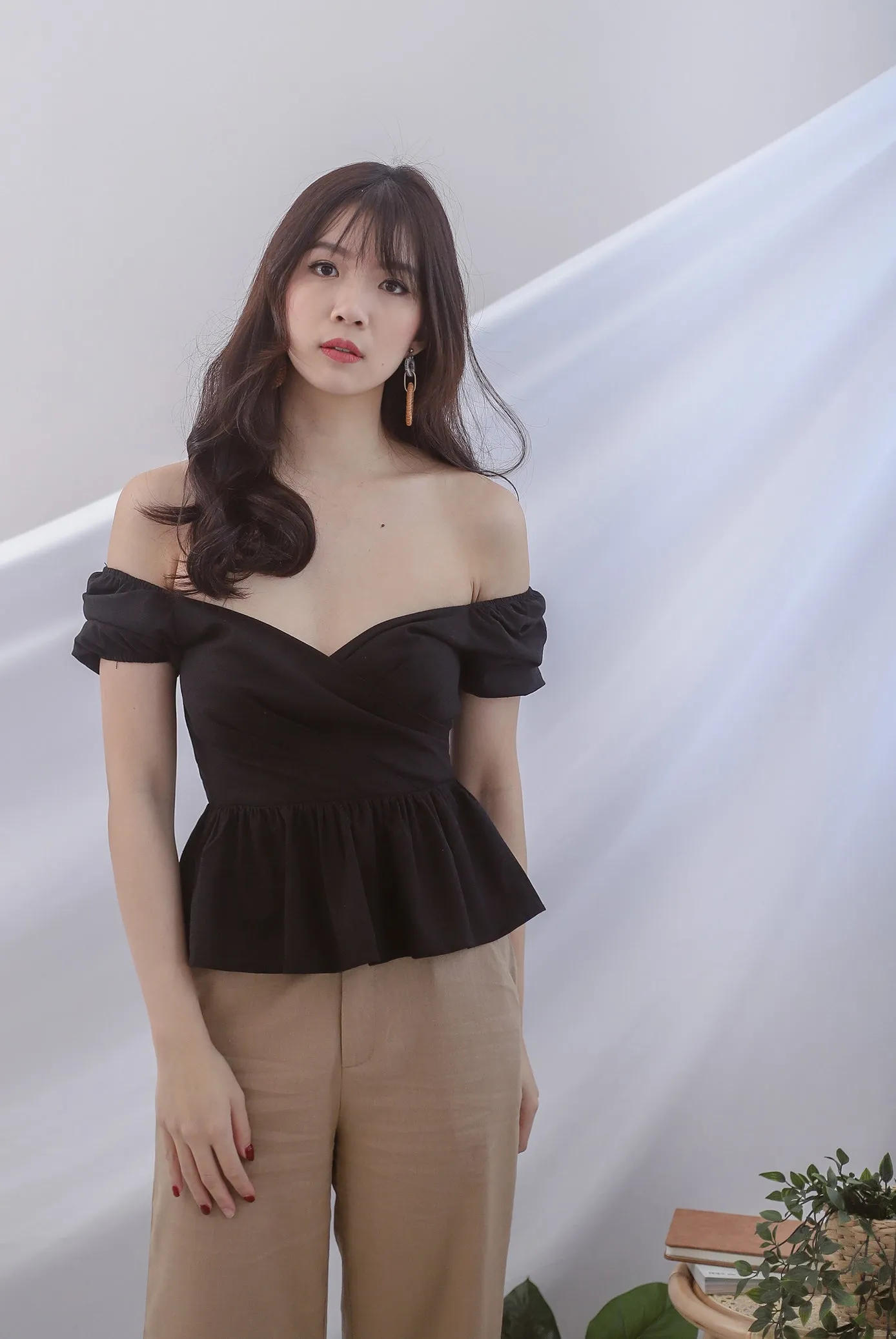 TDC Jasmine Sleeve Linen Top In Black