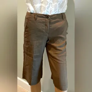 Theory Kenzie Linen Bermuda Shorts in Kahlua. Size 00. New With Tags