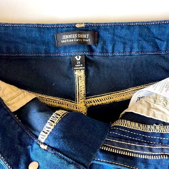 True Religion, Women's Dark Blue Jennie Mid Rise Raw Hem Jean Shorts Sz 29