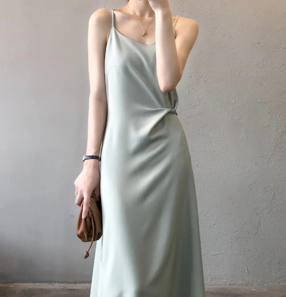 Twist Detail Satin Sleeveless Dress