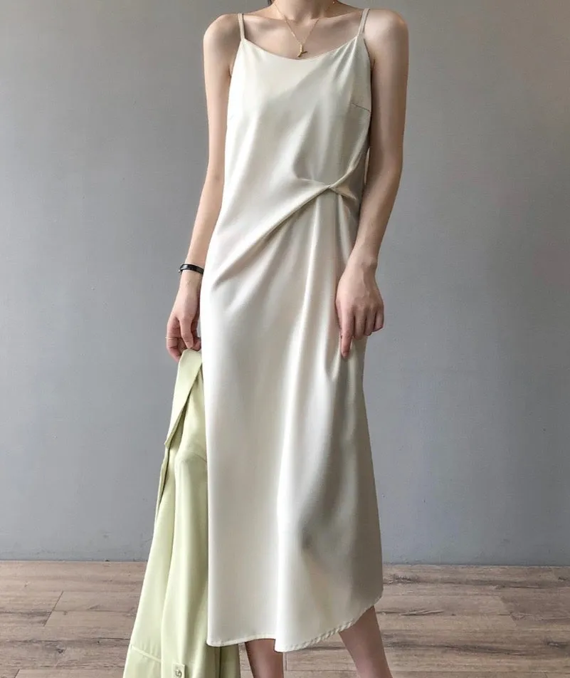 Twist Detail Satin Sleeveless Dress