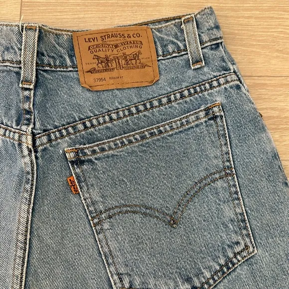 Vintage 90’s Levi’s 954 Denim Shorts