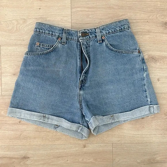 Vintage 90’s Levi’s 954 Denim Shorts
