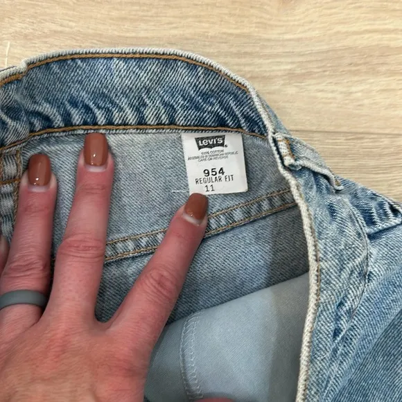Vintage 90’s Levi’s 954 Denim Shorts