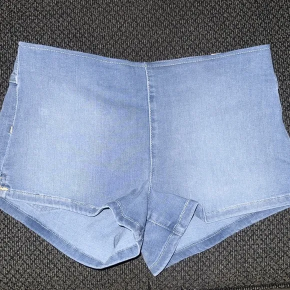 We The Free Sahara Mini Denim Shorts Size 28 or29