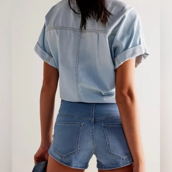We The Free Sahara Mini Denim Shorts Size 28 or29