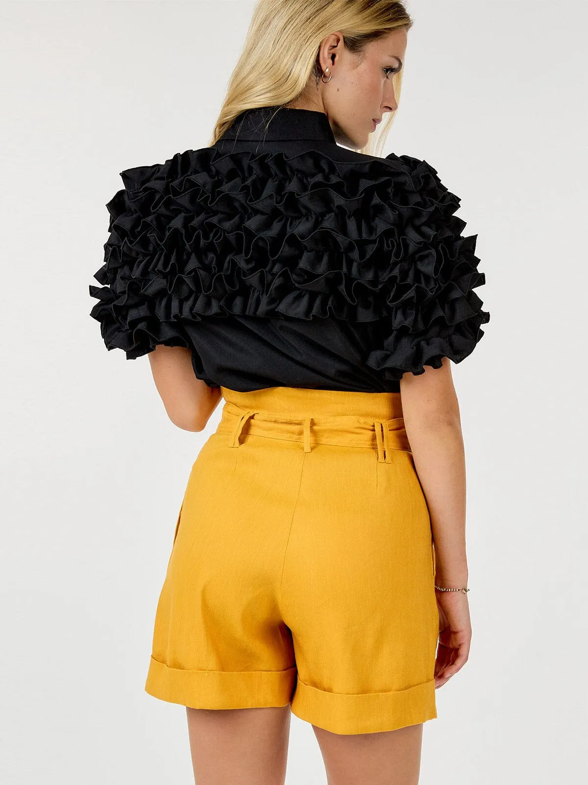 WOMEN'S BUTTON CLOSURE FRONT POCKETS BELTED SHORTS