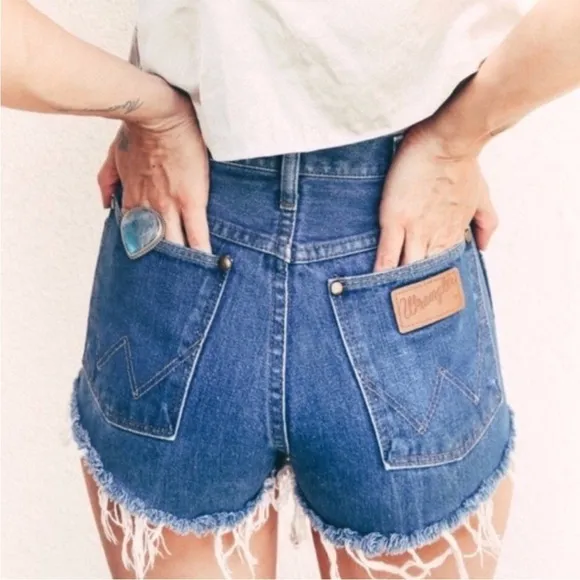 Wrangler High Waisted Raw Hem DistressedDenim Jean Shorts- Size 8