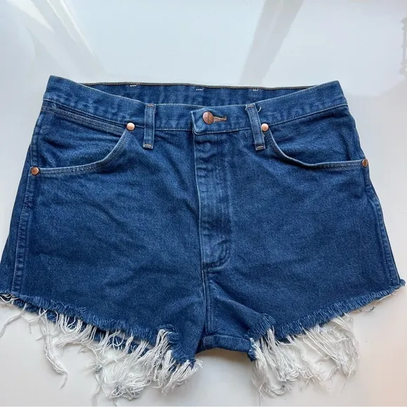 Wrangler High Waisted Raw Hem DistressedDenim Jean Shorts- Size 8