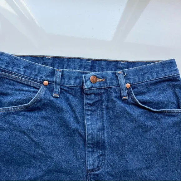 Wrangler High Waisted Raw Hem DistressedDenim Jean Shorts- Size 8
